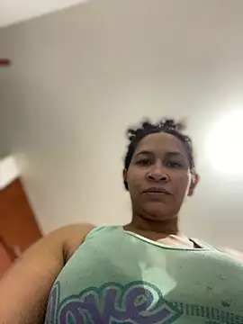 Snapshot of Carola-Ross chatting on February 25, 2026, 5:11 pm Carola-Ross online show from February 25, 2026, 5:11 pm