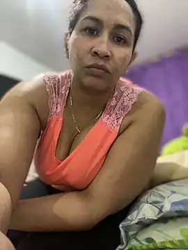 Snapshot of Carola-Ross chatting on March 4, 2026, 11:00 pm Carola-Ross online show from March 4, 2026, 11:00 pm