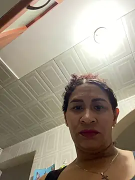 Snapshot of Carola-Ross chatting on April 25, 2026, 3:31 pm Carola-Ross online show from April 25, 2026, 3:31 pm