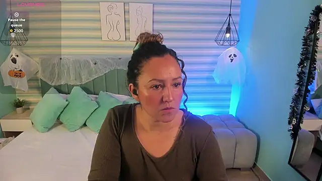 abby apple online show from October 20, 2025, 1:33 pm