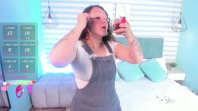 abby apple online show from November 24, 2025, 1:33 pm