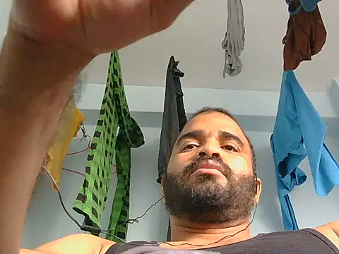 Snapshot of YOX22 chatting on July 26, 2026, 9:32 pm YOX22 online show from July 26, 2026, 9:32 pm