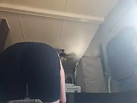 ShysluutGia online show from February 8, 2025, 7:05 pm