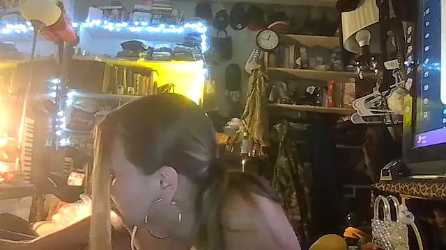 ShysluutGia online show from April 11, 2026, 7:45 am