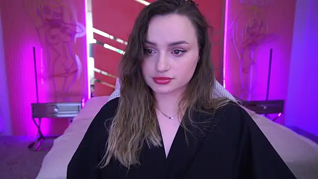 LindsieGreyy online show from March 22, 2025, 11:21 am