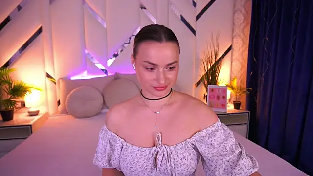 LindsieGreyy online show from February 15, 2026, 8:46 am