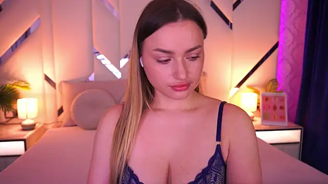 LindsieGreyy online show from March 22, 2026, 7:34 am