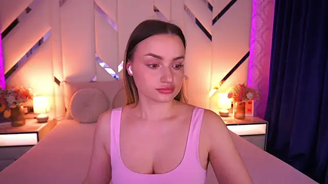 LindsieGreyy online show from March 26, 2026, 7:25 am