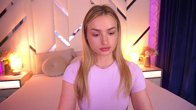 LindsieGreyy online show from June 11, 2026, 12:14 pm