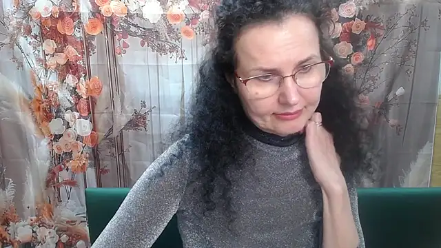 Miroslava Happi online show from May 15, 2026, 6:09 am