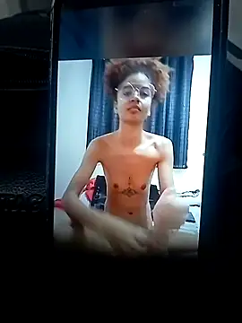 Snapshot of Felipe_OwnZ chatting on October 11, 2025, 12:32 am Felipe OwnZ online show from October 11, 2025, 12:32 am
