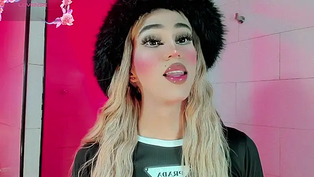 emelly horny  online show from March 22, 2025, 11:32 am