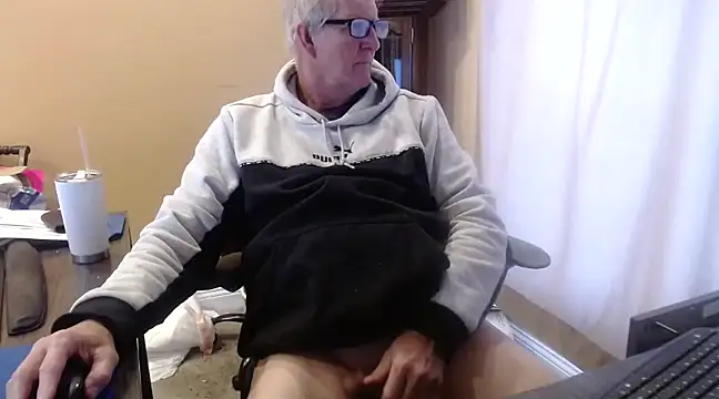 Snapshot of olderandwiser2 chatting on February 11, 2025, 5:40 pm olderandwiser2 online show from February 11, 2025, 5:40 pm