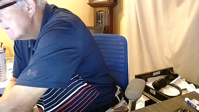 Snapshot of olderandwiser2 chatting on October 1, 2025, 3:34 am olderandwiser2 online show from October 1, 2025, 3:34 am