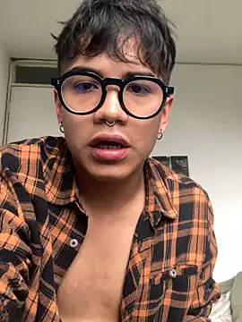 shadowsofgarden online show from April 17, 2026, 9:07 pm