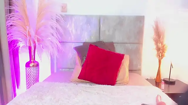 MiaHertz online show from March 12, 2025, 3:24 am