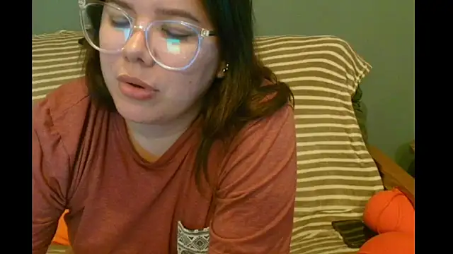 Snapshot of loqurasxxx chatting on February 3, 2026, 2:53 am loqurasxxx online show from February 3, 2026, 2:53 am