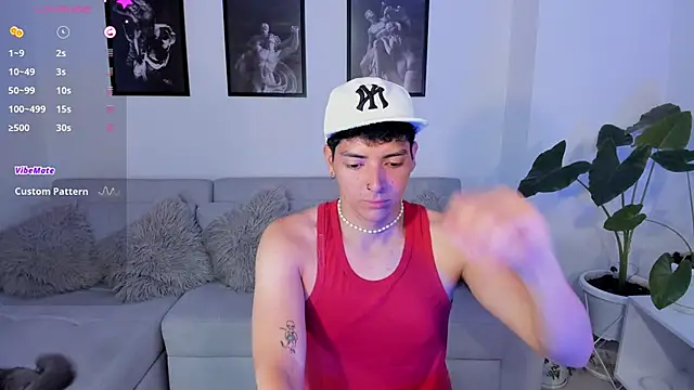  JacobMiller   online show from February 20, 2025, 4:39 am