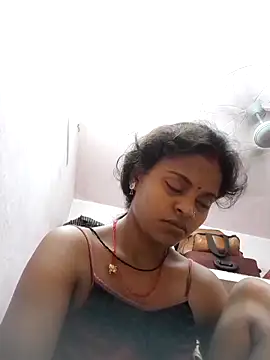 Hot couple493 online show from May 27, 2026, 8:39 pm
