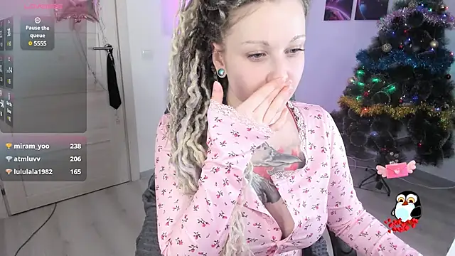 HoneySallyMoore online show from January 1, 2025, 3:24 pm