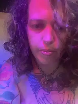 favoritestepsis online show from November 29, 2025, 5:49 pm