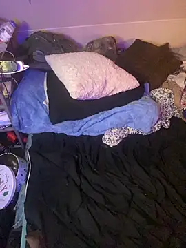 favoritestepsis online show from December 1, 2025, 2:33 pm