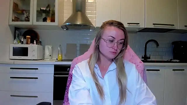 your Goddess Eva online show from October 4, 2025, 5:49 am