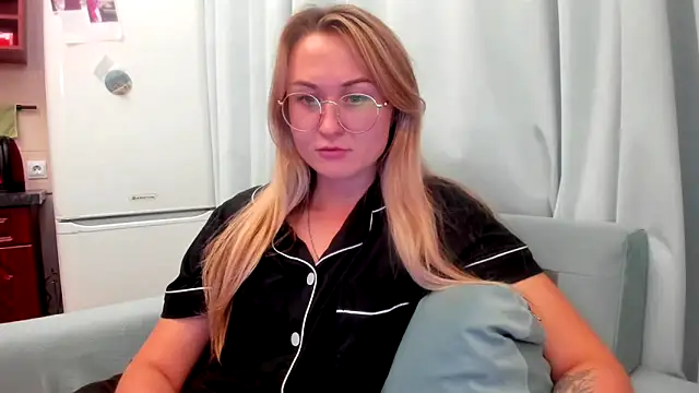 your Goddess Eva online show from October 7, 2025, 8:06 pm