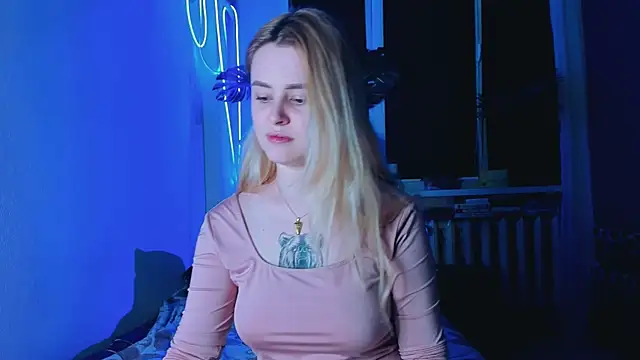 Alexa Pirs online show from March 11, 2025, 8:31 pm