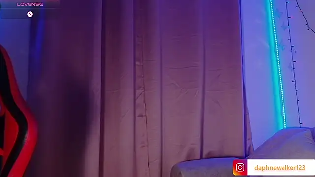 Snapshot of Daphnewalker__ chatting on January 12, 2026, 11:15 am Daphnewalker online show from January 12, 2026, 11:15 am