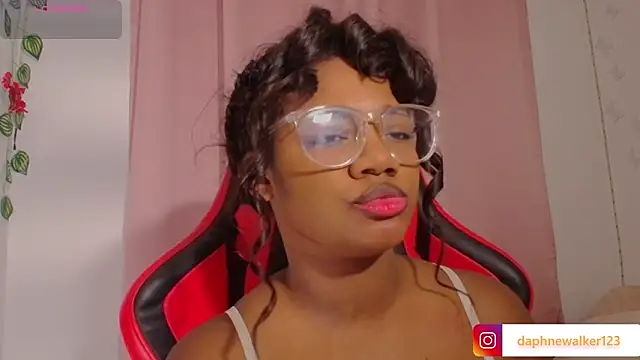 Snapshot of Daphnewalker__ chatting on February 1, 2026, 11:53 am Daphnewalker online show from February 1, 2026, 11:53 am