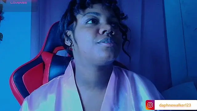 Snapshot of Daphnewalker__ chatting on February 21, 2026, 2:01 am Daphnewalker online show from February 21, 2026, 2:01 am