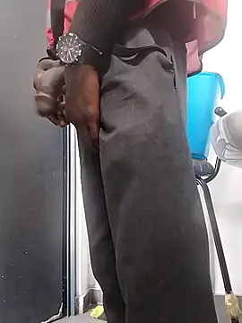 Snapshot of machinery98ron chatting on December 17, 2025, 9:15 am machinery98ron online show from December 17, 2025, 9:15 am