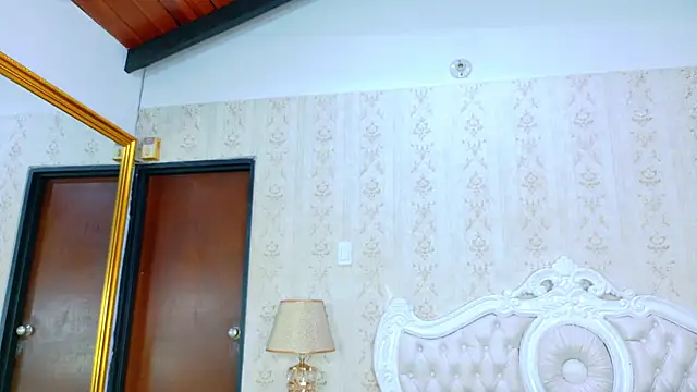 TianahGlow online show from October 28, 2025, 8:40 am