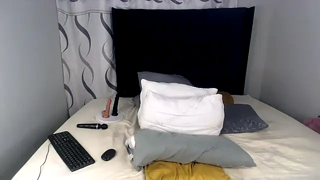 Snapshot of BigbootyliciousXXX chatting on April 28, 2026, 2:27 am BigbootyliciousXXX online show from April 28, 2026, 2:27 am