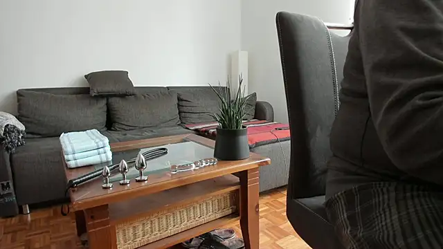 molicaremolicare online show from December 4, 2025, 11:19 am