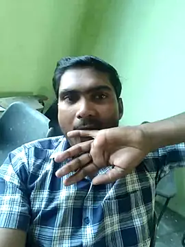 Snapshot of ccuteboyyyy chatting on October 15, 2025, 6:57 am ccuteboyyyy online show from October 15, 2025, 6:57 am