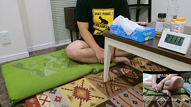 Snapshot of YARASERO-kun chatting on October 6, 2025, 12:13 pm YARASERO-kun online show from October 6, 2025, 12:13 pm