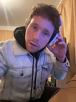 teeballin0001 online show from September 24, 2025, 10:18 am