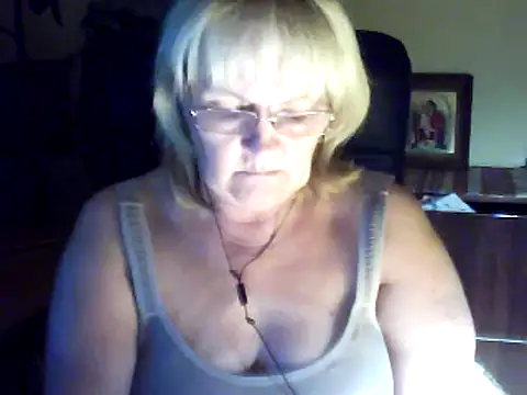 Snapshot of Violet5364 chatting on September 20, 2025, 7:15 pm Violet5364 online show from September 20, 2025, 7:15 pm