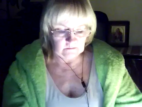 Snapshot of Violet5364 chatting on November 6, 2025, 9:05 pm Violet5364 online show from November 6, 2025, 9:05 pm