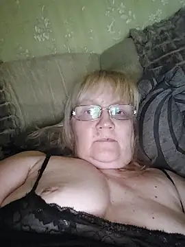 Snapshot of Violet5364 chatting on June 12, 2026, 8:52 pm Violet5364 online show from June 12, 2026, 8:52 pm