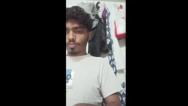 Snapshot of Harsh424242 chatting on March 6, 2025, 8:41 am Harsh424242 online show from March 6, 2025, 8:41 am