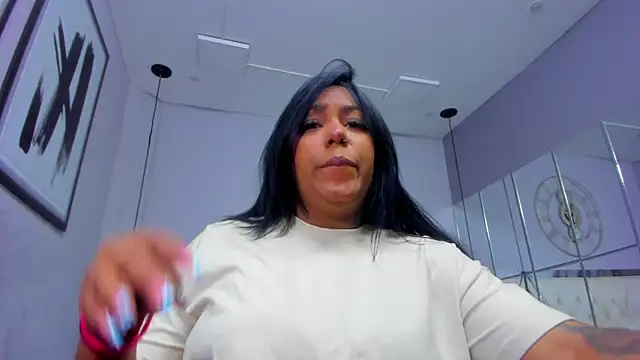 emma purple  online show from October 24, 2025, 12:45 pm