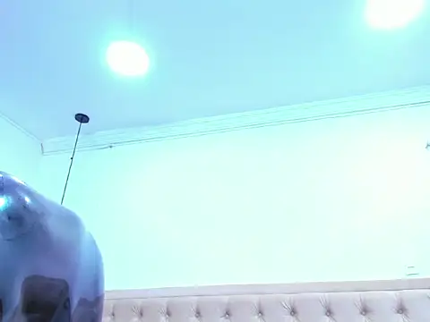 Snapshot of emma_purple_ chatting on February 12, 2026, 5:19 pm emma purple online show from February 12, 2026, 5:19 pm