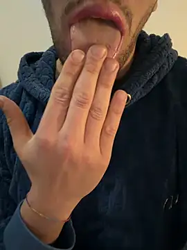 Snapshot of yaxxx03 chatting on October 20, 2025, 5:02 pm yaxxx03 online show from October 20, 2025, 5:02 pm