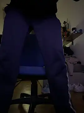 Snapshot of yaxxx03 chatting on November 24, 2025, 7:24 pm yaxxx03 online show from November 24, 2025, 7:24 pm