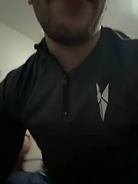 Snapshot of yaxxx03 chatting on December 15, 2025, 7:18 pm yaxxx03 online show from December 15, 2025, 7:18 pm