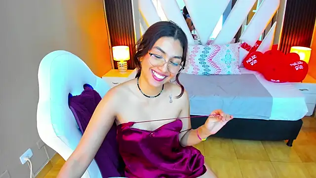 Snapshot of Cristin_Petite chatting on February 16, 2025, 5:04 pm Cristin Petite online show from February 16, 2025, 5:04 pm