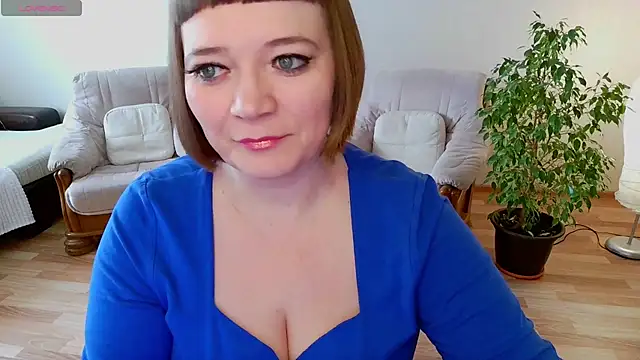 Snapshot of LizaMilfa chatting on February 27, 2025, 7:01 am LizaMilfa online show from February 27, 2025, 7:01 am